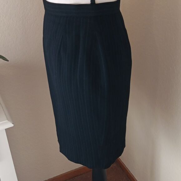 Donna Karan Essentials Pinstripe Skirt. Career. Professional - Picture 5 of 12